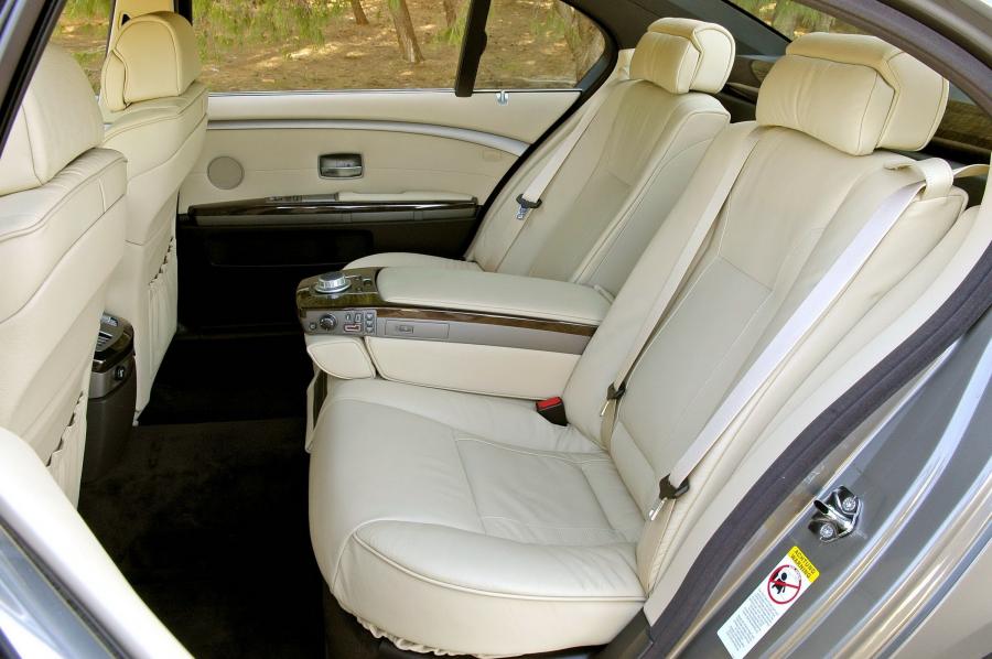  BMW 7-Series L 2006 года  (фото 7 из 89)